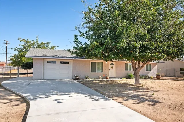 $389,999 | 12827 Tamiani Road, Apple Valley, CA 92308