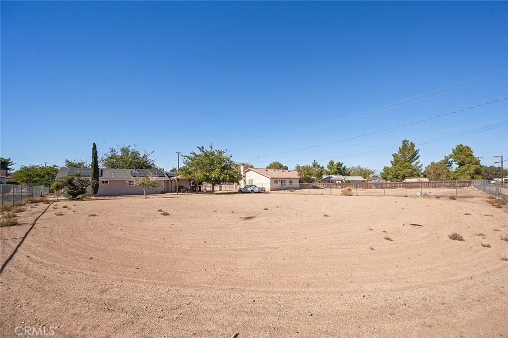 12827 Tamiani Road Apple Valley, CA 92308 - Photo 34 of 46