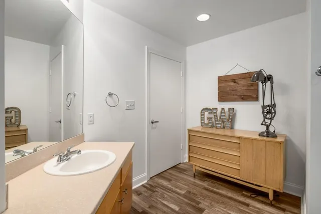 $359,900 | 115 West Peachtree Place Northwest, Unit 615, Atlanta, GA 30313