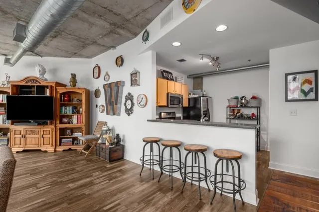 $359,900 | 115 West Peachtree Place Northwest, Unit 615, Atlanta, GA 30313