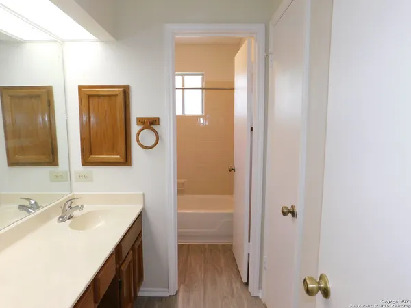 $1,595 | 9006 Roquefort, San Antonio, TX 78250