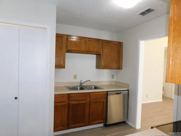 $1,595 | 9006 Roquefort, San Antonio, TX 78250