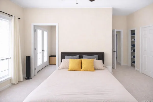 $1,350 | 8642 Fredericksburg Road, Unit 406, San Antonio, TX 78240