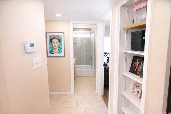 $1,350 | 8642 Fredericksburg Road, Unit 406, San Antonio, TX 78240