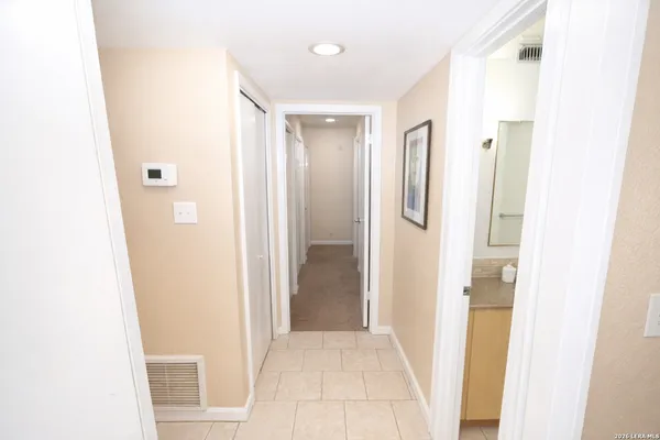 $1,350 | 8642 Fredericksburg Road, Unit 406, San Antonio, TX 78240