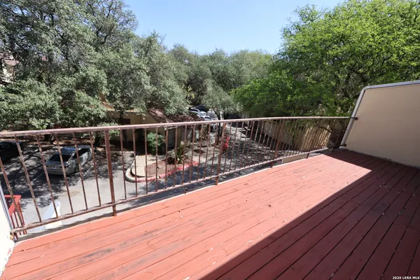 $1,350 | 8642 Fredericksburg Road, Unit 406, San Antonio, TX 78240