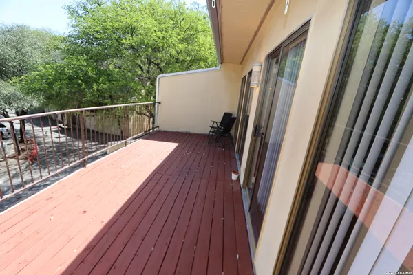 $1,350 | 8642 Fredericksburg Road, Unit 406, San Antonio, TX 78240