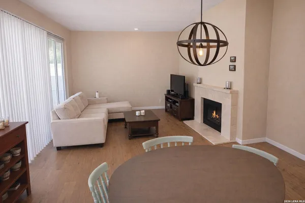 $1,350 | 8642 Fredericksburg Road, Unit 406, San Antonio, TX 78240