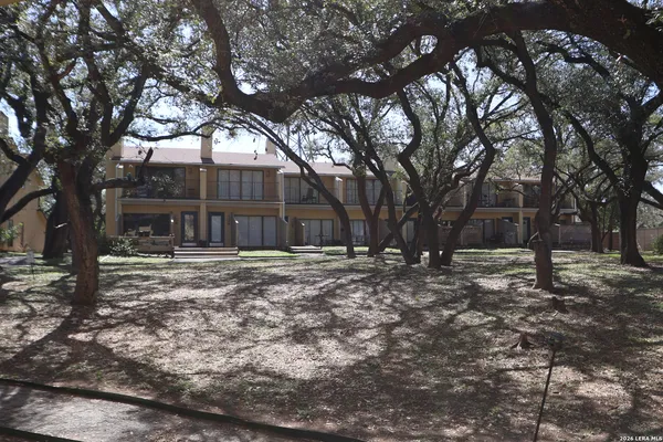 $1,350 | 8642 Fredericksburg Road, Unit 406, San Antonio, TX 78240
