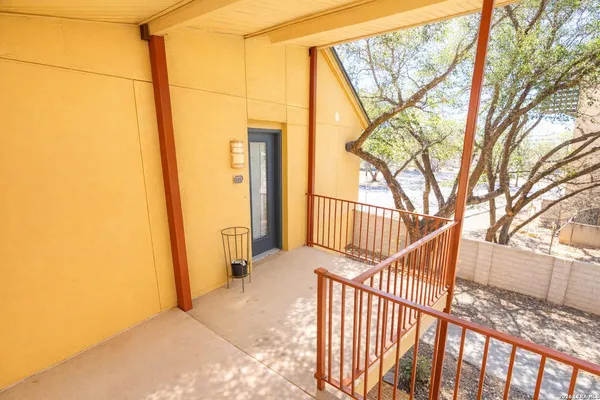 $1,350 | 8642 Fredericksburg Road, Unit 406, San Antonio, TX 78240