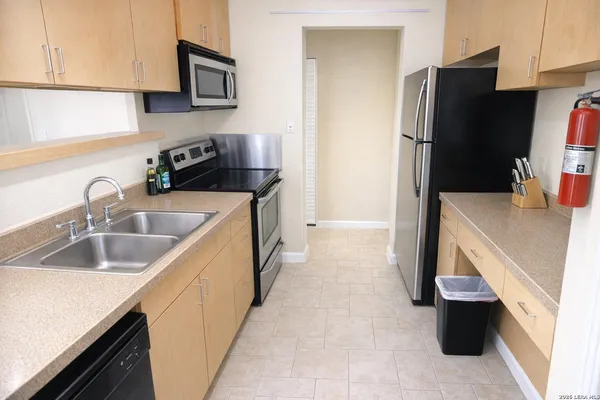 $1,350 | 8642 Fredericksburg Road, Unit 406, San Antonio, TX 78240