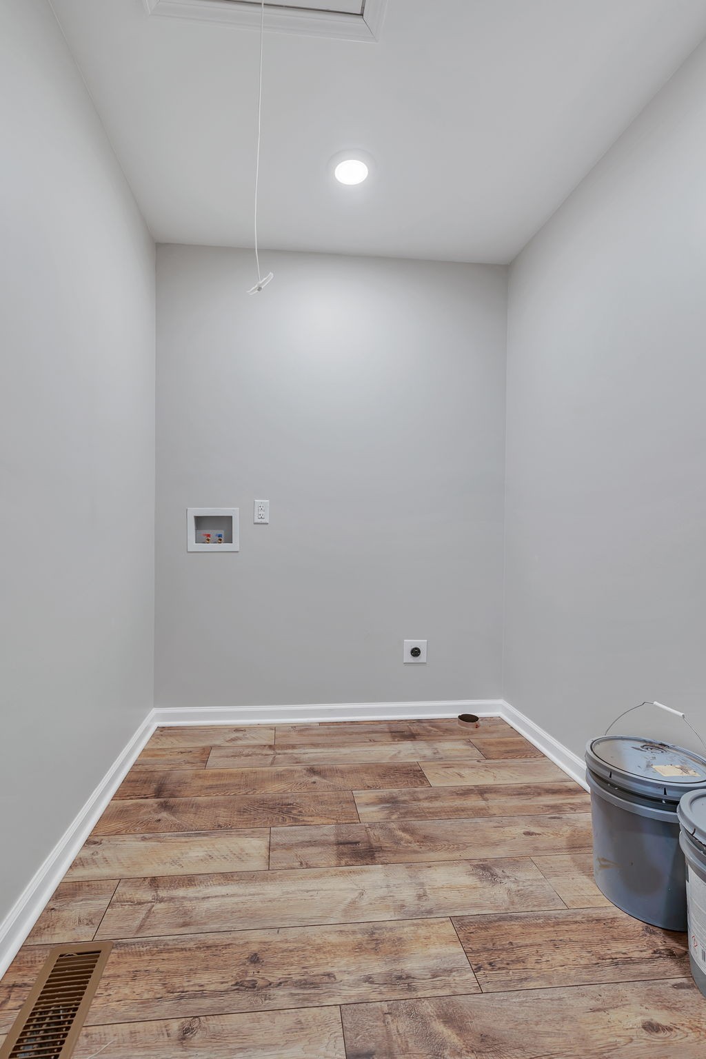 127 Lock 6 Road Hartsville, TN 37074 - Photo 32 of 35 a view of an empty room