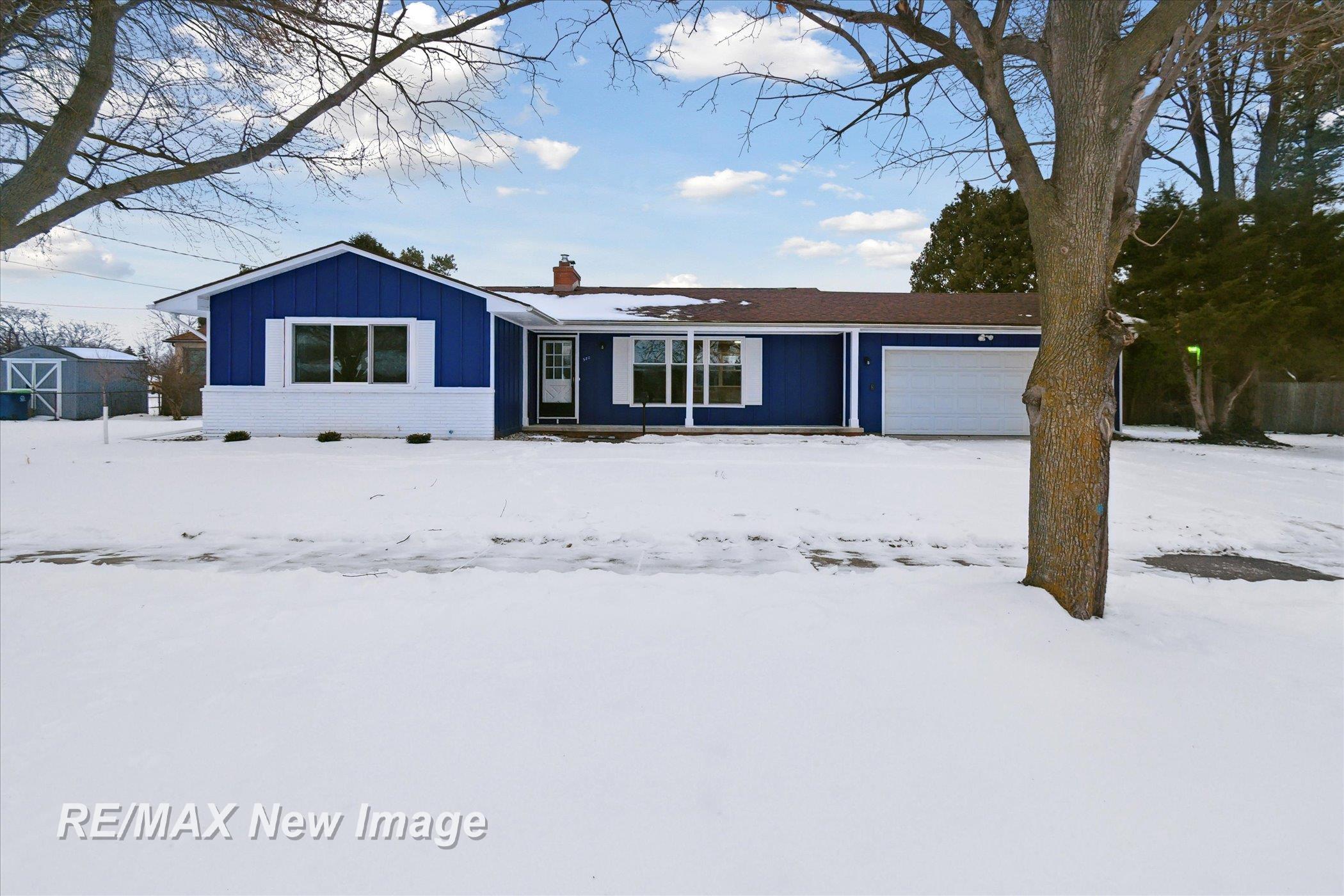 580 Rustic Road Saginaw, MI 48604 - Photo 5 of 34 50165011-d8322e72-bd48-46aa-8427-37330b75c39e.JPG