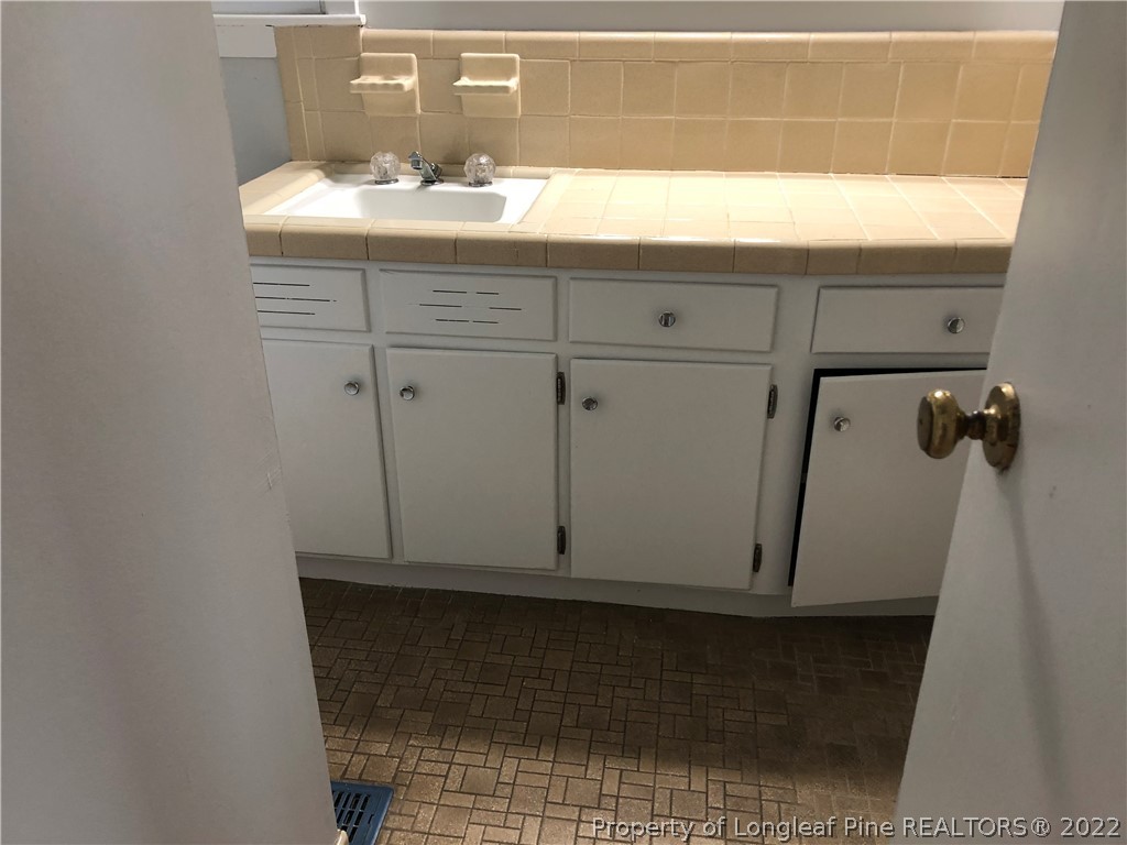 514 York Road Fayetteville, NC 28303 - Photo 12 of 22 Gallery Image 12