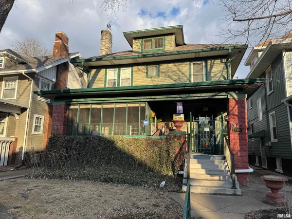 $199,900 | 1200 North Elmwood Avenue, Peoria, IL 61606