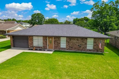 $295,000 | 114 Ballay Drive, Belle Chasse, LA 70037