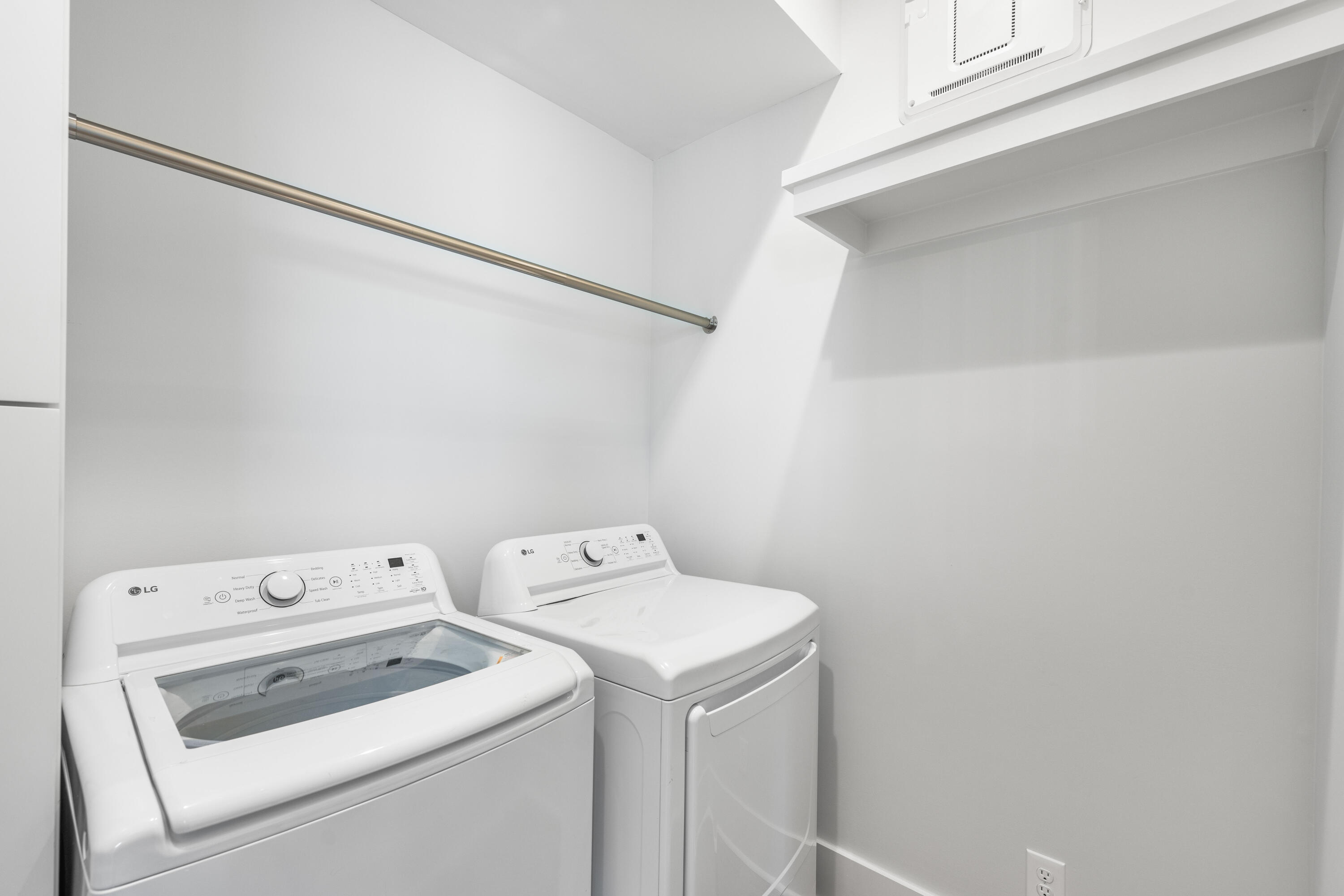 40 Casa Breeze Lane, Unit 40A Santa Rosa Beach, FL 32459 - Photo 12 of 39 Laundry