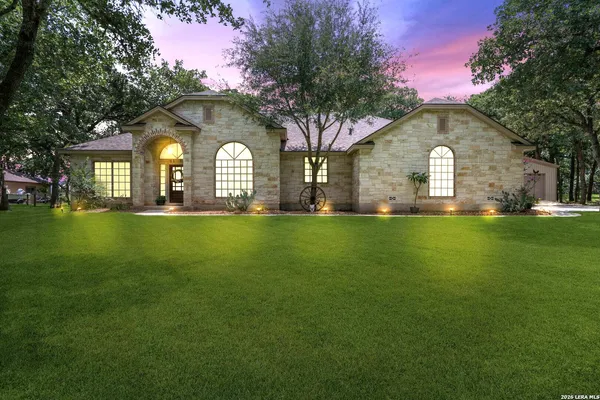 $549,000 | 351 Rosewood Drive, La Vernia, TX 78121