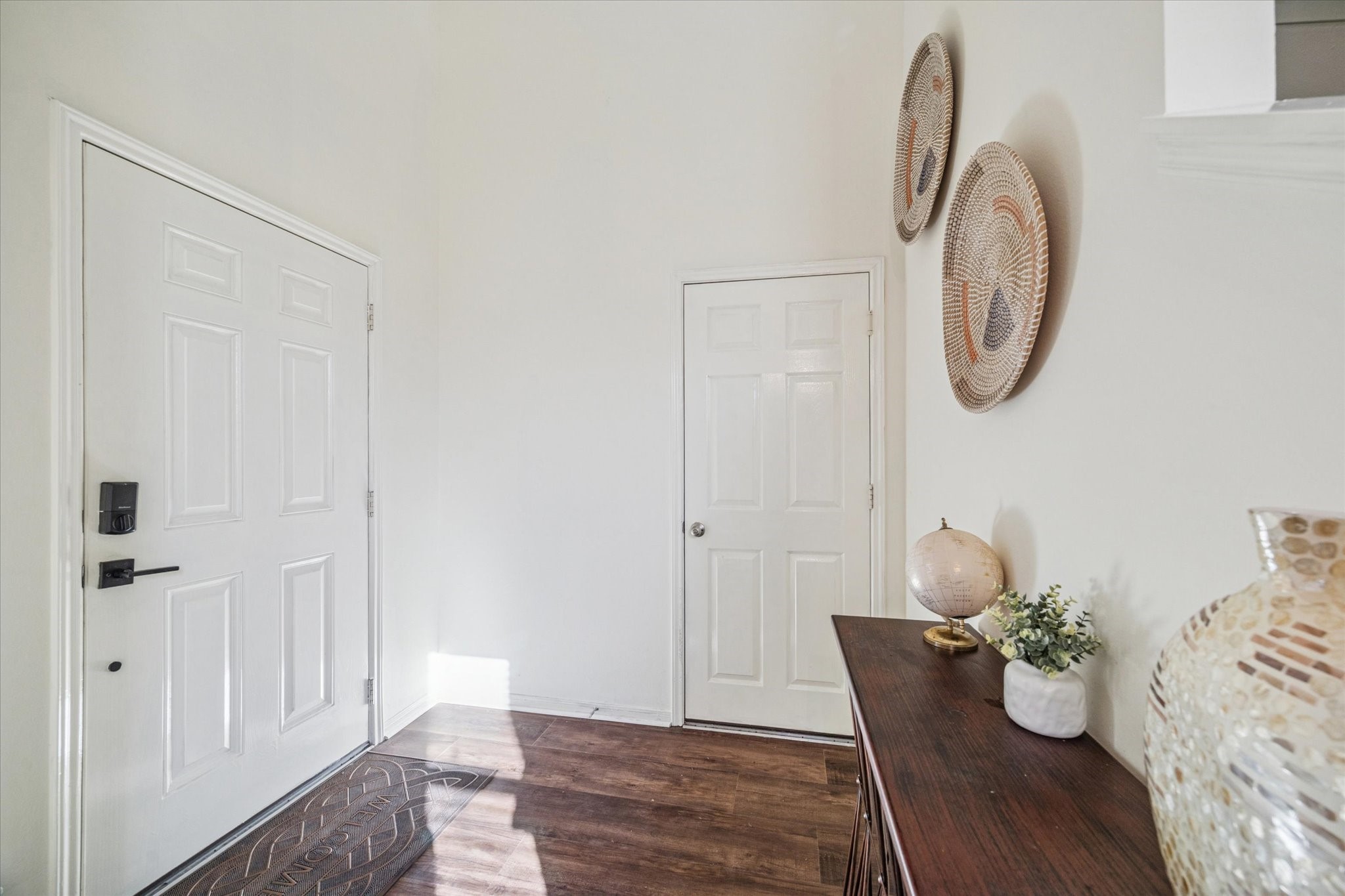 3332 Home Point Drive Houston, TX 77091 - Photo 4 of 26 a view of dining room with wooden floor