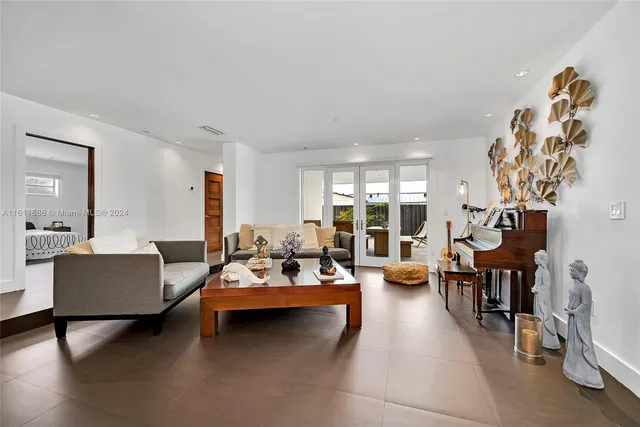 $1,980,000 | 2120 Northeast 204th Street, Miami, FL 33179