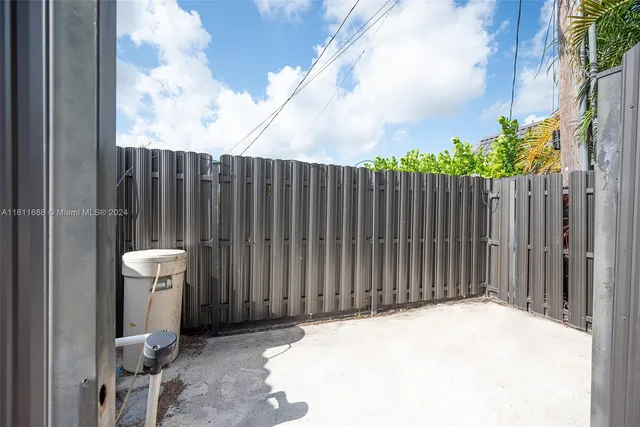 $1,980,000 | 2120 Northeast 204th Street, Miami, FL 33179