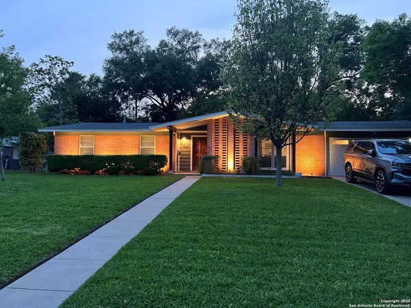 $2,750 | 7407 Quail Run Drive, San Antonio, TX 78209