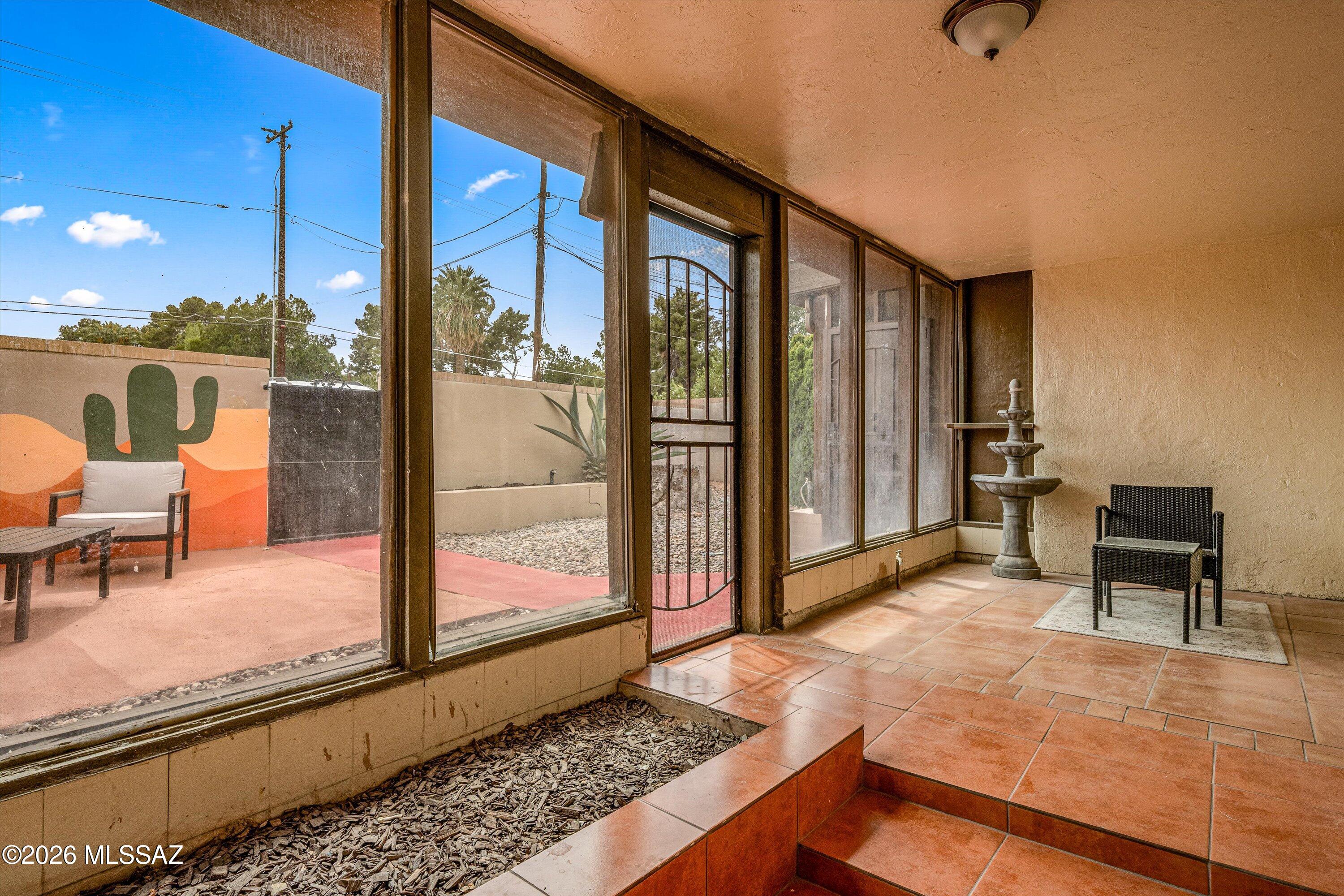 2619 East Prince Road Tucson, AZ 85716 - Photo 13 of 50 a living room with furniture