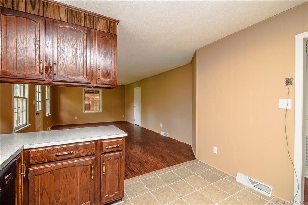 10209 Windrift Road Charlotte, NC 28215 - Photo 11 of 23 Gallery Image 11