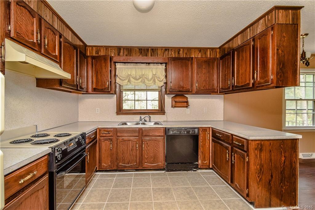 10209 Windrift Road Charlotte, NC 28215 - Photo 10 of 23 Gallery Image 10