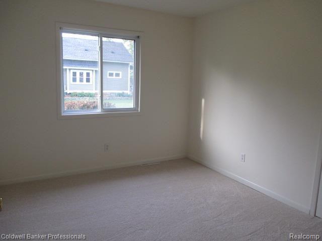 2870 Hickory Lawn Road Rochester Hills, MI 48307 - Photo 14 of 21