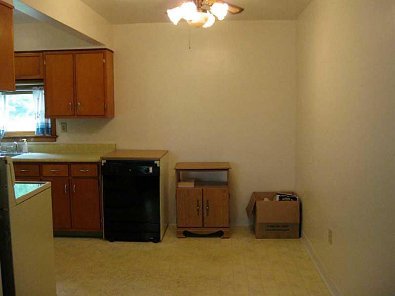 167 Broadview Road New Stanton, PA 15639 - Photo 7 of 11 Kitchen. Eating nook in Kitchen.
