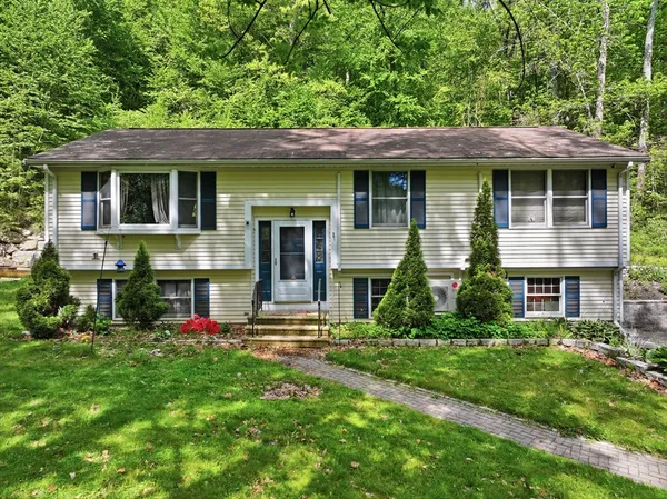 $405,000 | 87 Allen Road, Sturbridge, MA 01566