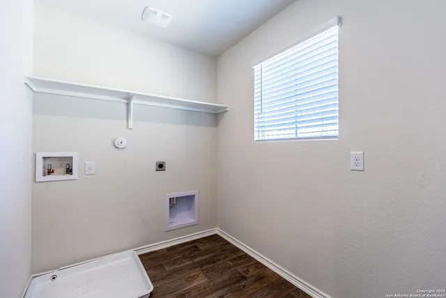 a bathroom with a toilet