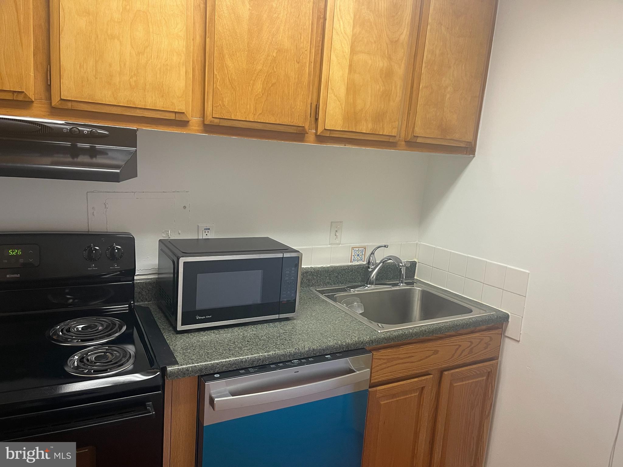 1435 4th Street Southwest, Unit B516 Washington, DC 20024 - Photo 13 of 42 Kitchen