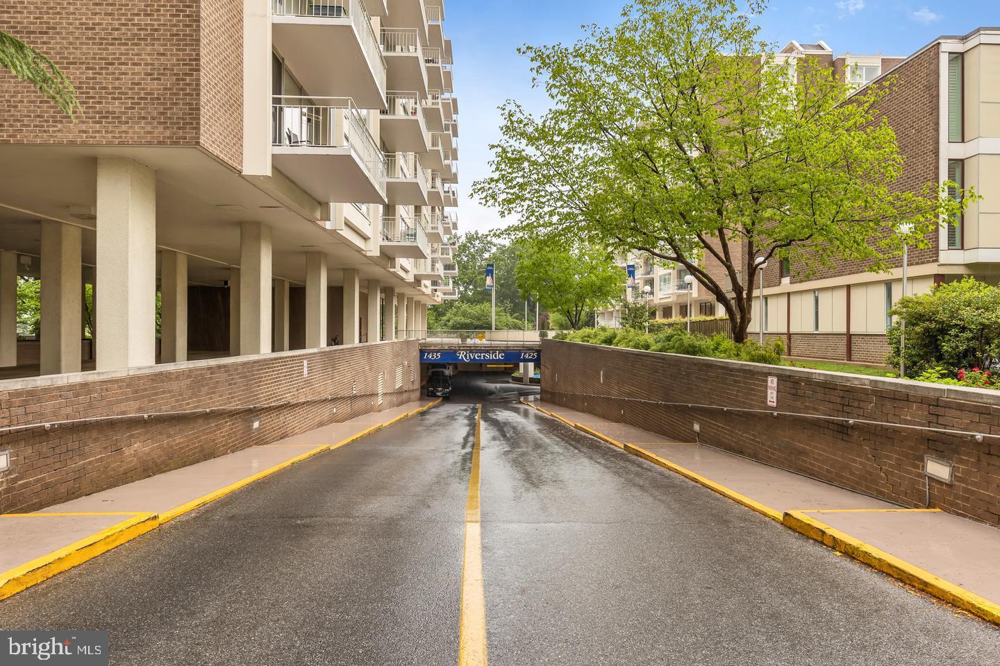 1435 4th Street Southwest, Unit B516 Washington, DC 20024 - Photo 3 of 42 Driveway
