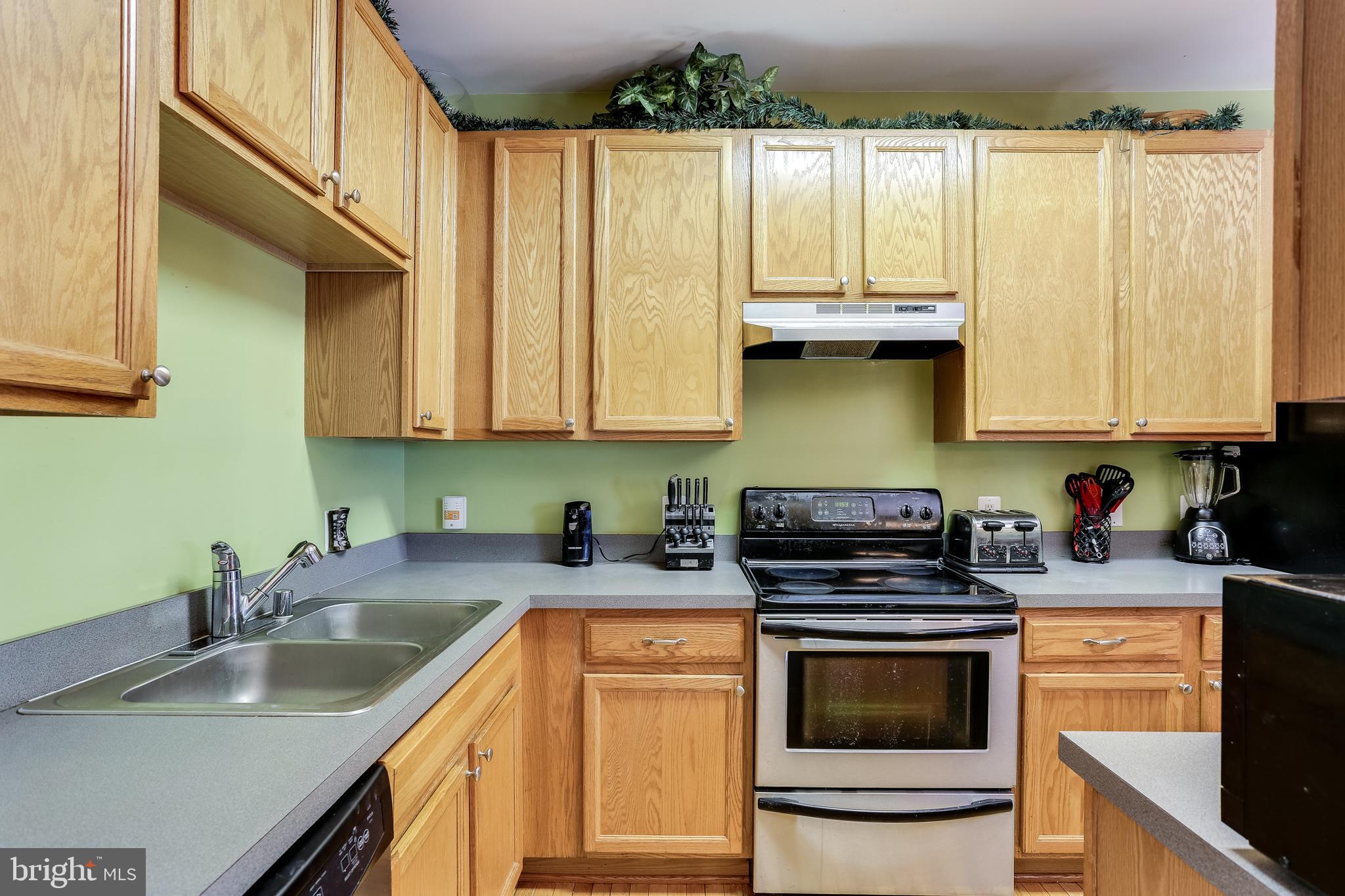 4120 Cutty Sark Road Baltimore, MD 21220 - Photo 5 of 29 Kitchen w/ Stainless Steel Appliances