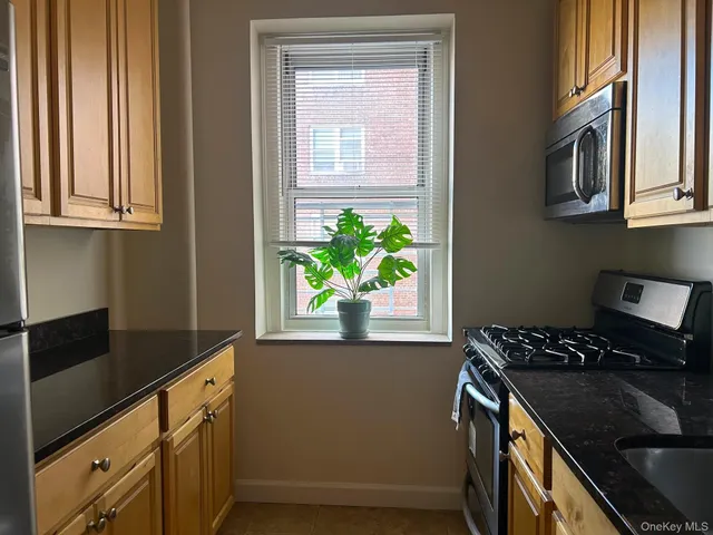 $150,000 | 90 Bryant Avenue, Unit CROYDON2 C, White Plains, NY 10605