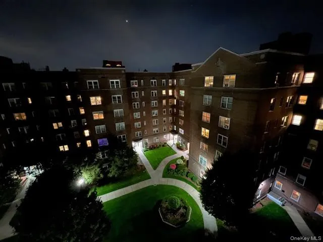 $150,000 | 90 Bryant Avenue, Unit CROYDON2 C, White Plains, NY 10605