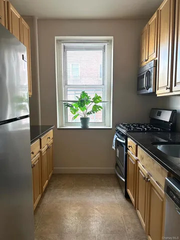 $150,000 | 90 Bryant Avenue, Unit CROYDON2 C, White Plains, NY 10605