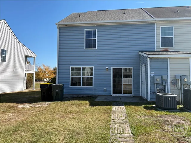 $1,900 | 119 Fairgreen Street, Savannah, GA 31407