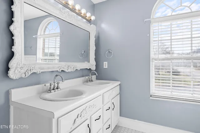 $459,900 | 6619 Ruby June Lane, Corryton, TN 37721