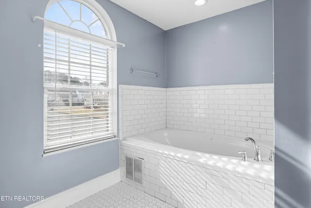 $459,900 | 6619 Ruby June Lane, Corryton, TN 37721