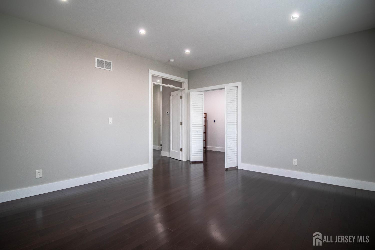 164 Riva Avenue Milltown, NJ 08850 - Photo 11 of 17