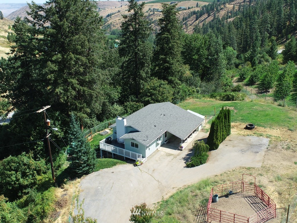 5241 Squilchuck Road Wenatchee, WA 98801 - Photo 2 of 35 Gallery Image 2