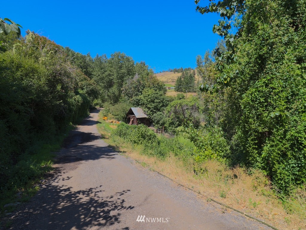 5241 Squilchuck Road Wenatchee, WA 98801 - Photo 26 of 35 Gallery Image 26