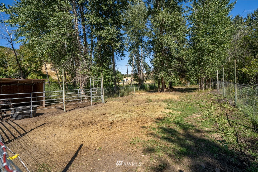 5241 Squilchuck Road Wenatchee, WA 98801 - Photo 32 of 35 Gallery Image 32