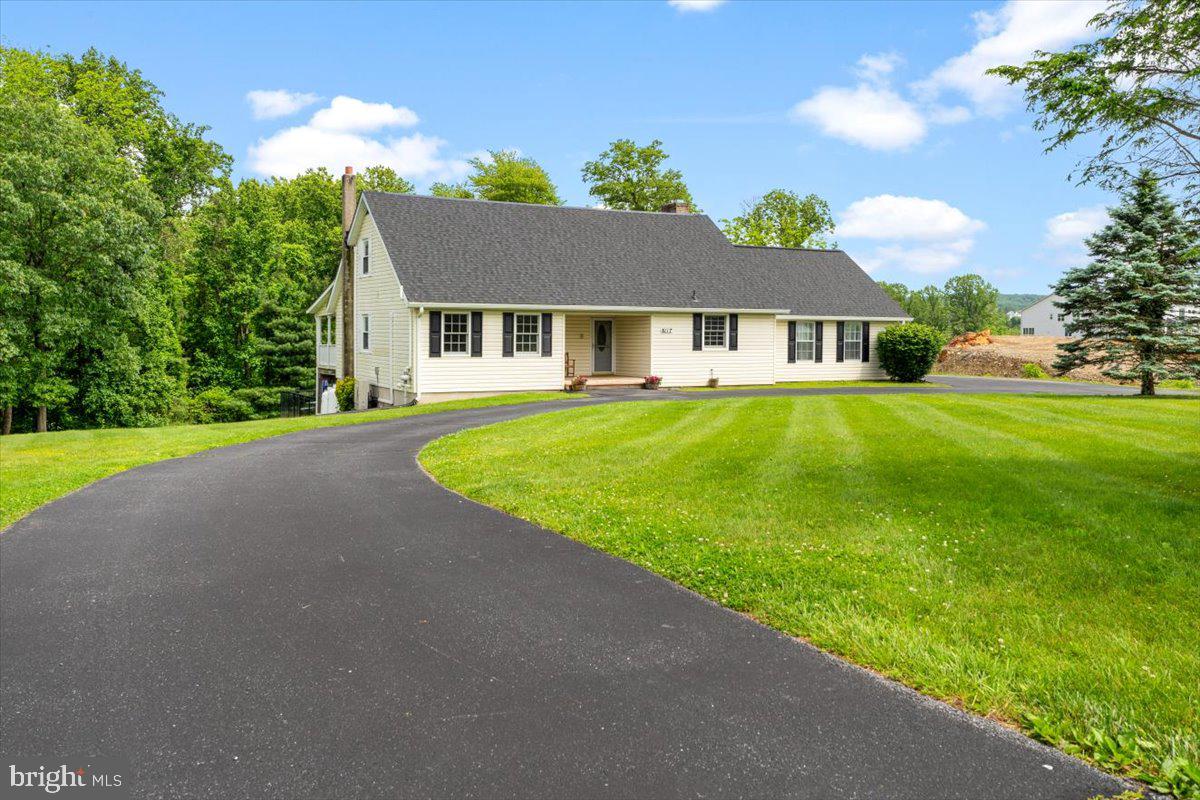 6117 Long Branch Road Frederick, MD 21701 - Photo 2 of 75 Circular driveway