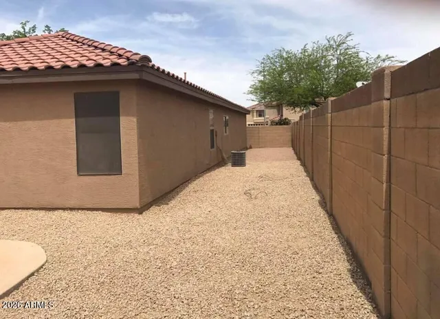 $1,895 | 2425 East Hazeltine Way, Chandler, AZ 85249