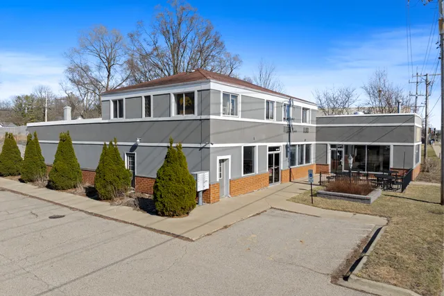 $830,000 | 700 Northwest Highway, Fox River Grove, IL 60021