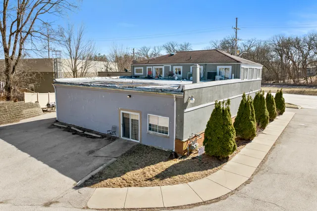 $830,000 | 700 Northwest Highway, Fox River Grove, IL 60021